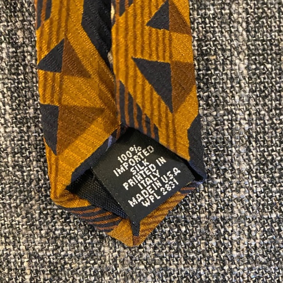 MEN'S Bugatti Italian Silk Tie - Made in USA - Picture 4 of 4